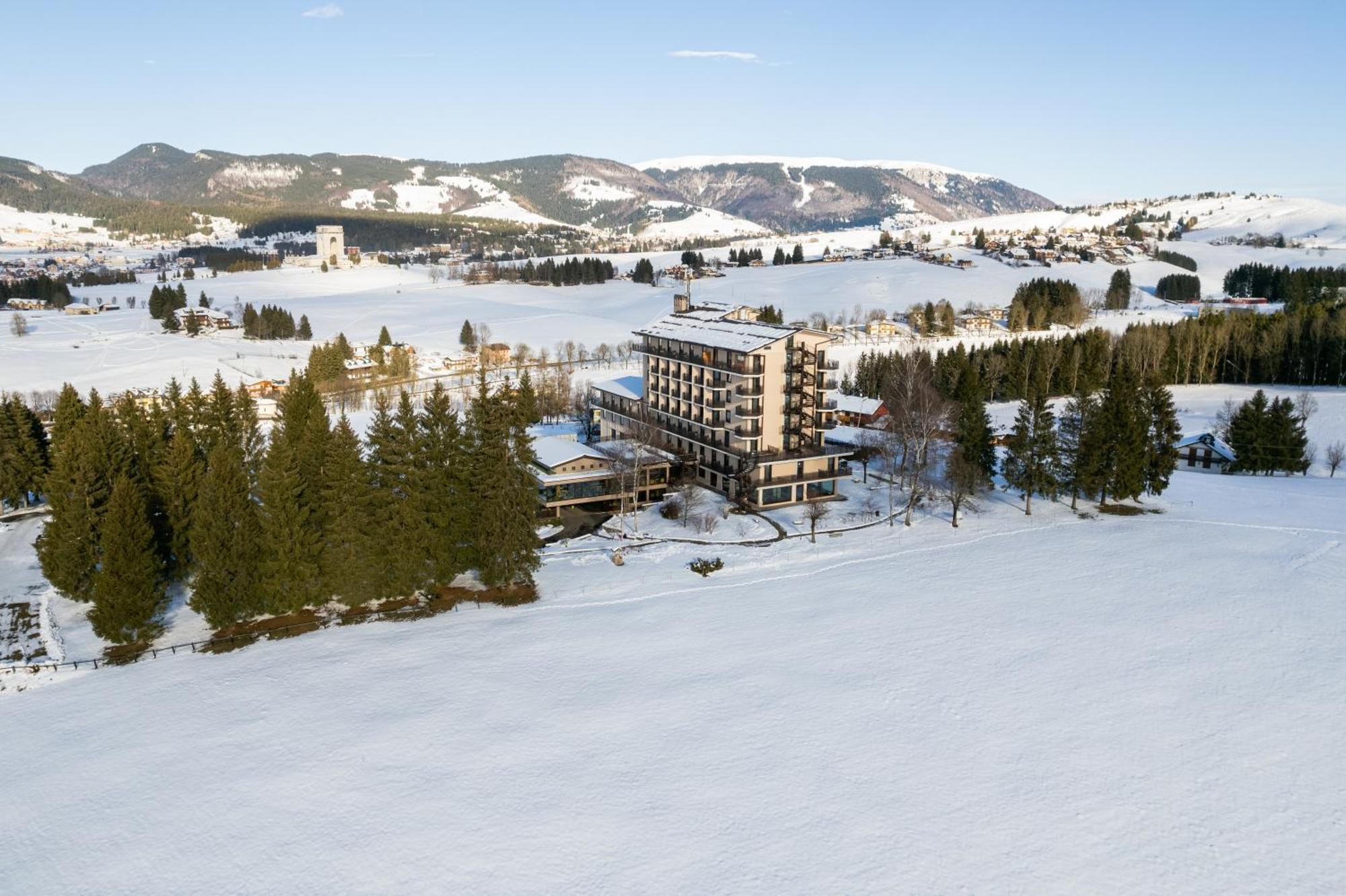 Linta Hotel Wellness & Spa อาเซียโก ภายนอก รูปภาพ